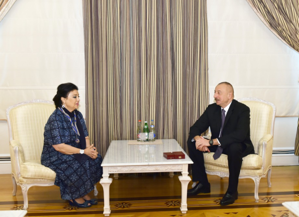Prezident İlham Əliyev Xalq Artisti Fidan Qasımovanı qəbul edib